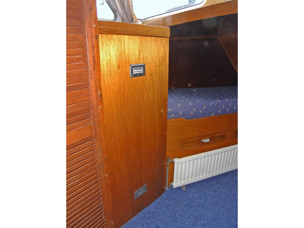 Cabin en avant, H&eacute;bergements